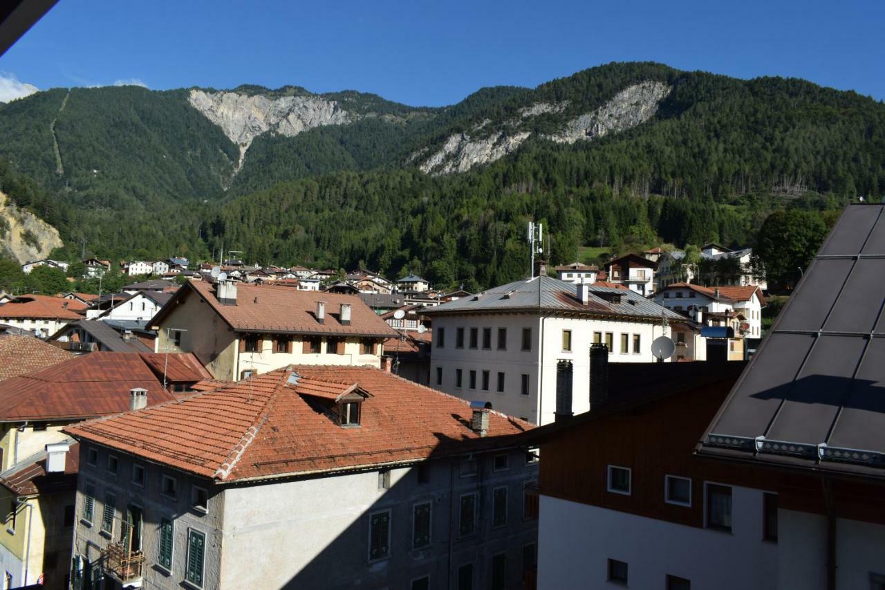Lozzo Di Cadore - Dolomiti - Piazza IV Novembre Lozzo Cadore Kültér fotó