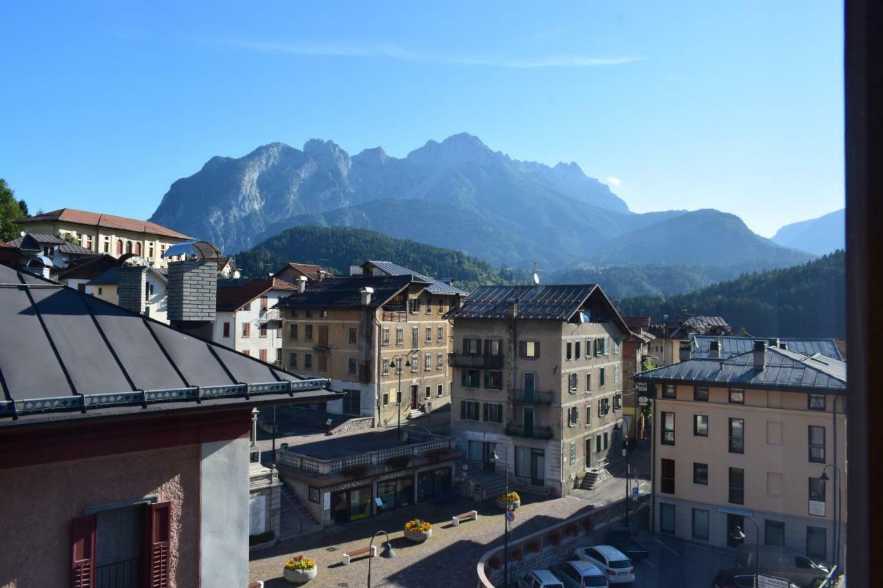 Lozzo Di Cadore - Dolomiti - Piazza IV Novembre Lozzo Cadore Kültér fotó